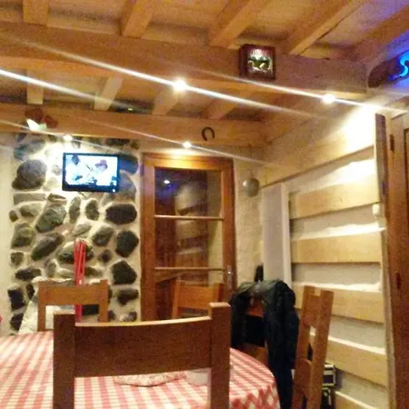Chalet De 2 Chambres Avec Terrasse Amenagee Et Wifi A Ger De A 4 Km Des Pistes *