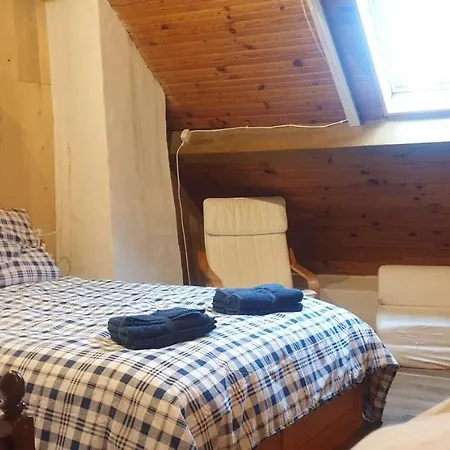 Chalet De 2 Chambres Avec Terrasse Amenagee Et Wifi A Ger De A 4 Km Des Pistes *