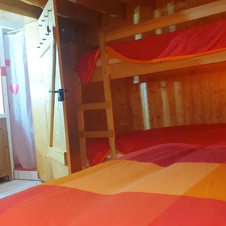 Шале Chalet De 2 Chambres Avec Terrasse Amenagee Et Wifi A Ger De A 4 Km Des Pistes Boutx