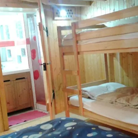 בקתה Chalet De 2 Chambres Avec Terrasse Amenagee Et Wifi A Ger De A 4 Km Des Pistes
